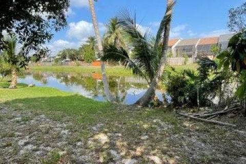 House in Wellington, Florida 3 bedrooms, 145.11 sq.m. № 2384514 - photo 16