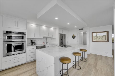 Купить кондоминиум в Форт-Лодердейл, Флорида 2 спальни, 156.54м2, № 2009351 - фото 7