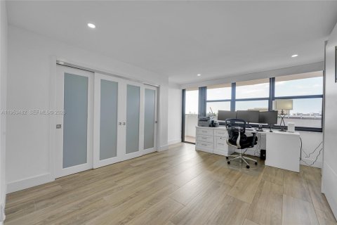 Купить кондоминиум в Форт-Лодердейл, Флорида 2 спальни, 156.54м2, № 2009351 - фото 22