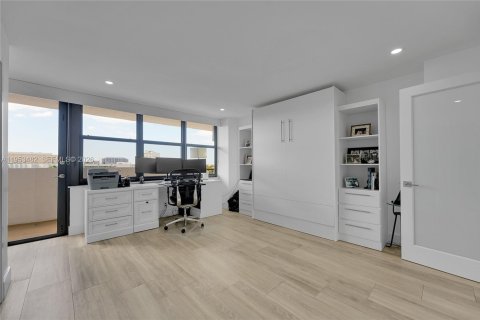 Купить кондоминиум в Форт-Лодердейл, Флорида 2 спальни, 156.54м2, № 2009351 - фото 23