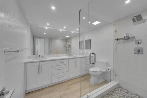 Купить кондоминиум в Форт-Лодердейл, Флорида 2 спальни, 156.54м2, № 2009351 - фото 20