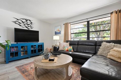 Casa en venta en Bradenton, Florida, 3 dormitorios, 160.81 m2 № 1622238 - foto 8