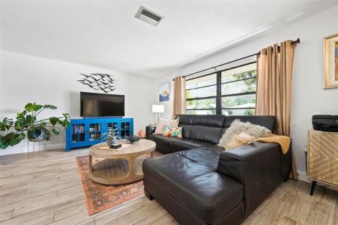 Casa en venta en Bradenton, Florida, 3 dormitorios, 160.81 m2 № 1622238 - foto 7