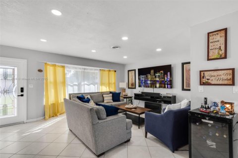 Casa en venta en Margate, Florida, 3 dormitorios, 110.83 m2 № 1968973 - foto 6