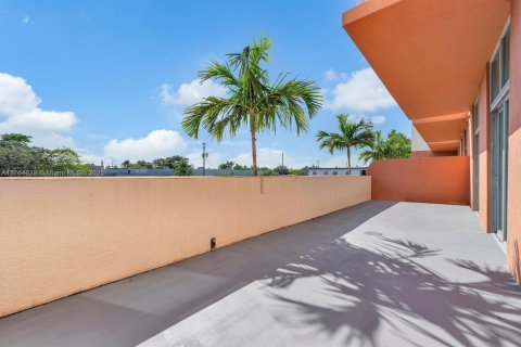 Condominio en venta en Hollywood, Florida, 2 dormitorios, 94.48 m2 № 1705280 - foto 12