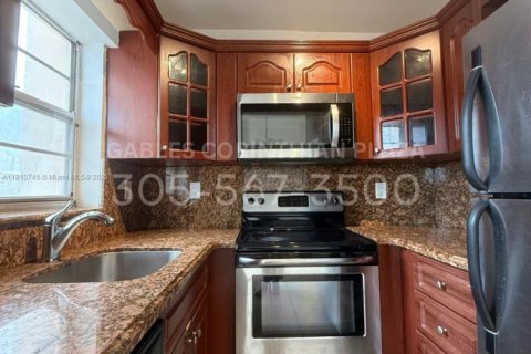 Appartement à louer à Coral Gables, Floride: 1 chambre, 5118.54 m2 № 1965934 - photo 2