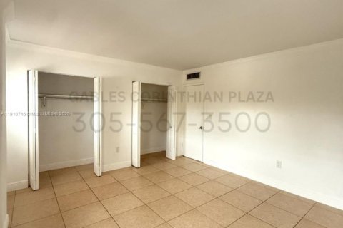 Appartement à louer à Coral Gables, Floride: 1 chambre, 5118.54 m2 № 1965934 - photo 5