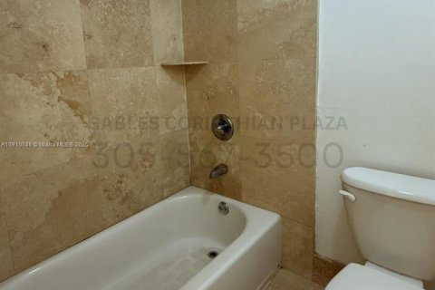 Appartement à louer à Coral Gables, Floride: 1 chambre, 5118.54 m2 № 1965934 - photo 7