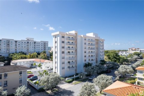 Appartement à louer à Coral Gables, Floride: 1 chambre, 5118.54 m2 № 1965934 - photo 12