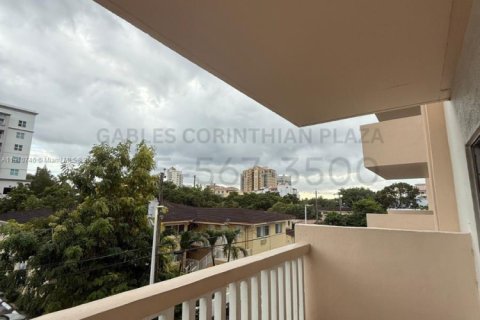 Appartement à louer à Coral Gables, Floride: 1 chambre, 5118.54 m2 № 1965934 - photo 3