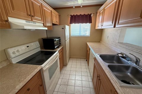 Condo in Orlando, Florida, 2 bedrooms  № 1795936 - photo 9