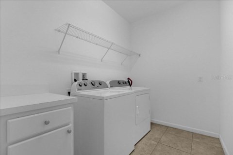 Casa en venta en Davenport, Florida, 7 dormitorios, 337.14 m2 № 2145558 - foto 27