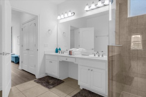 Casa en venta en Davenport, Florida, 7 dormitorios, 337.14 m2 № 2145558 - foto 13