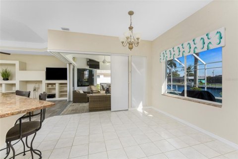 House in Punta Gorda, Florida 3 bedrooms, 184.69 sq.m. № 1517828 - photo 13