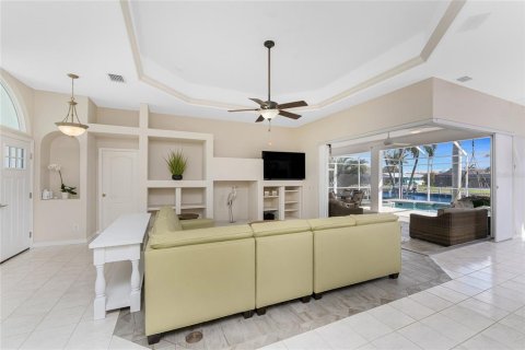 House in Punta Gorda, Florida 3 bedrooms, 184.69 sq.m. № 1517828 - photo 7