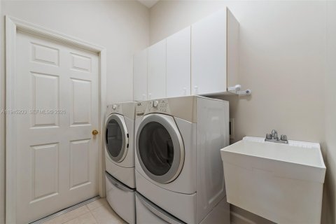 Купить виллу или дом в Порт-Сент-Луси, Флорида 3 спальни, 165.09м2, № 2009372 - фото 21