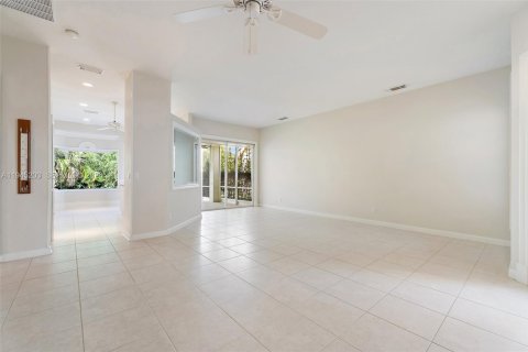 Купить виллу или дом в Порт-Сент-Луси, Флорида 3 спальни, 165.09м2, № 2009372 - фото 3