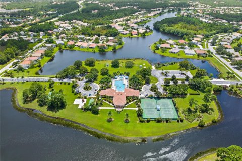 Купить виллу или дом в Порт-Сент-Луси, Флорида 3 спальни, 165.09м2, № 2009372 - фото 30