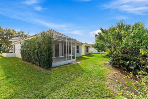 Купить виллу или дом в Порт-Сент-Луси, Флорида 3 спальни, 165.09м2, № 2009372 - фото 26