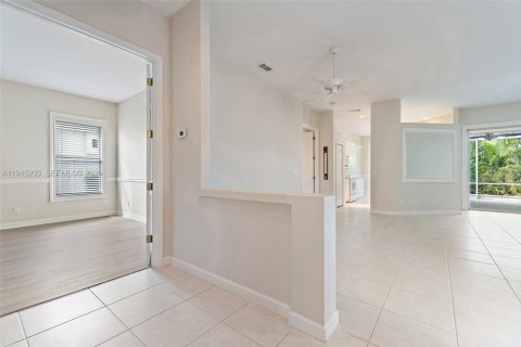 Купить виллу или дом в Порт-Сент-Луси, Флорида 3 спальни, 165.09м2, № 2009372 - фото 17