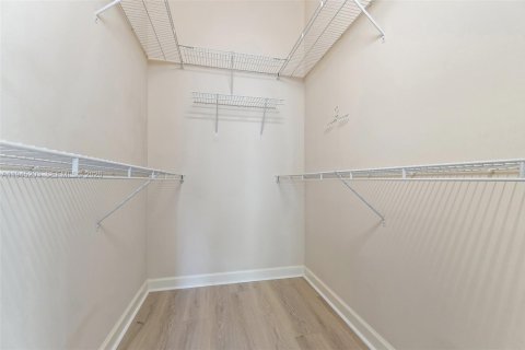 Купить виллу или дом в Порт-Сент-Луси, Флорида 3 спальни, 165.09м2, № 2009372 - фото 14