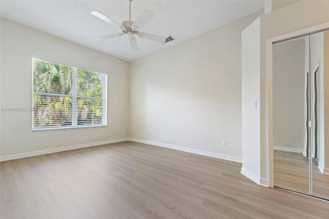 Купить виллу или дом в Порт-Сент-Луси, Флорида 3 спальни, 165.09м2, № 2009372 - фото 11