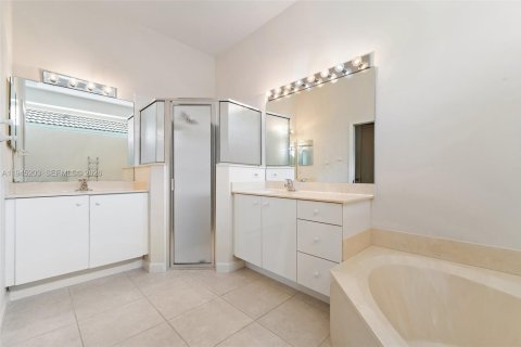 Купить виллу или дом в Порт-Сент-Луси, Флорида 3 спальни, 165.09м2, № 2009372 - фото 16