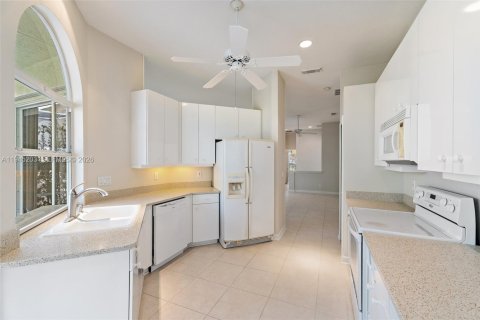 Купить виллу или дом в Порт-Сент-Луси, Флорида 3 спальни, 165.09м2, № 2009372 - фото 6