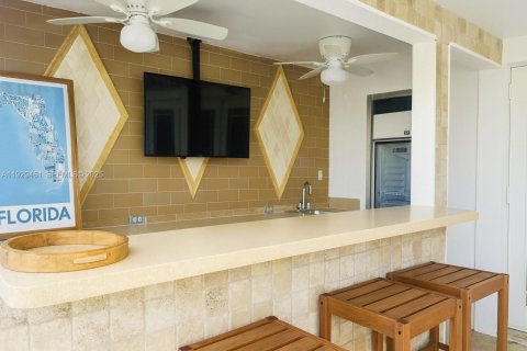 Снять в аренду таунхаус в Норт-Майами, Флорида 2 спальни, 137.68м2, № 1987793 - фото 11