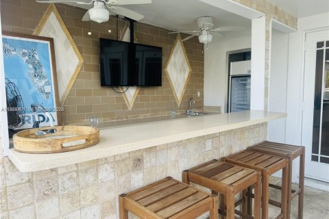 Adosado en alquiler en North Miami, Florida, 2 dormitorios, 137.68 m2 № 1987793 - foto 14