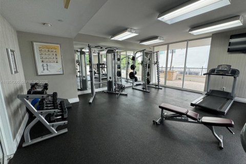 Condominio en venta en Coral Gables, Florida, 2 dormitorios, 90.12 m2 № 2011822 - foto 14