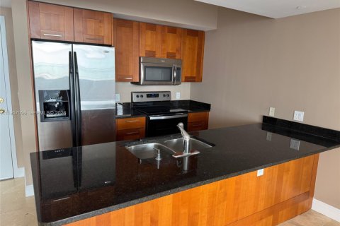 Condominio en venta en Coral Gables, Florida, 2 dormitorios, 90.12 m2 № 2011822 - foto 5