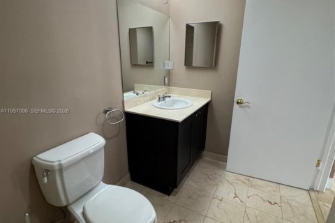 Condominio en venta en Coral Gables, Florida, 2 dormitorios, 90.12 m2 № 2011822 - foto 12