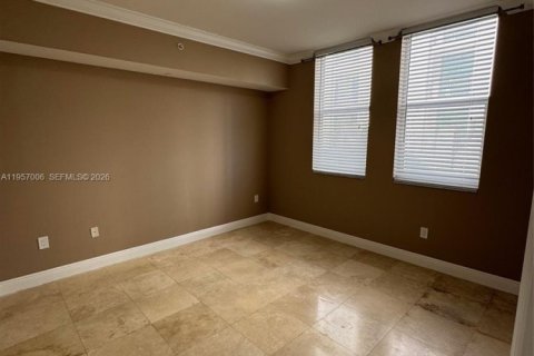 Condominio en venta en Coral Gables, Florida, 2 dormitorios, 90.12 m2 № 2011822 - foto 7