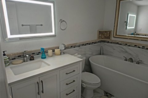 Commercial property in Hollywood, Florida 1 bedroom, 27.87 sq.m. № 2193302 - photo 7
