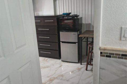Commercial property in Hollywood, Florida 1 bedroom, 27.87 sq.m. № 2193302 - photo 8