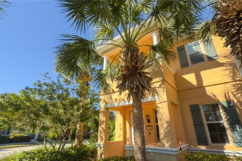 Снять в аренду таунхаус в Сарасота, Флорида 5 комнат, 154.31м2, № 2217539 - фото 2