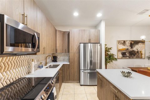 Купить таунхаус в Киссимми, Флорида 11 комнат, 151.99м2, № 1833369 - фото 12