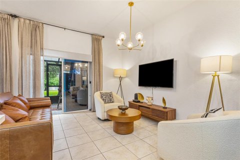 Купить таунхаус в Киссимми, Флорида 11 комнат, 151.99м2, № 1833369 - фото 16