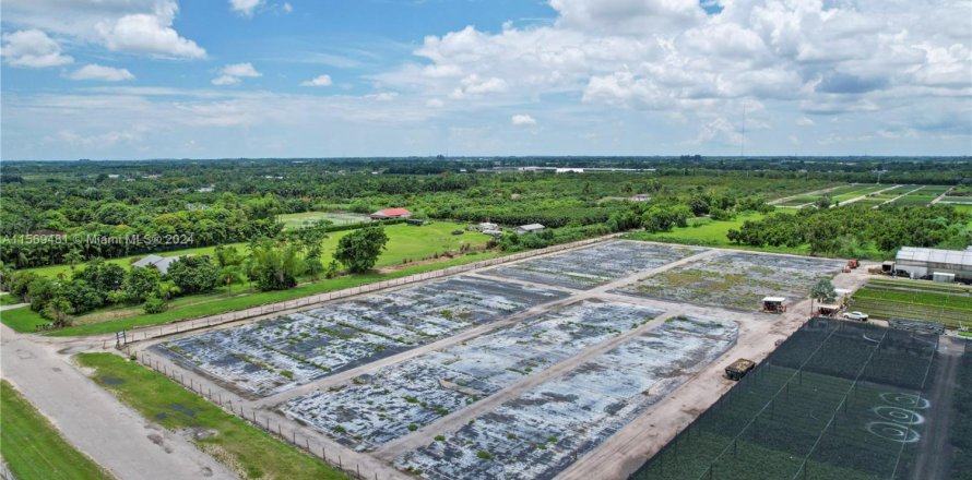 Terreno en Miami, Florida № 1129094