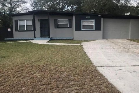 House in Orlando, Florida 4 bedrooms, 123.1 sq.m. № 2318901