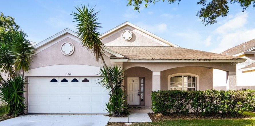 House in Lutz, Florida 4 bedrooms, 156.63 sq.m. № 2216330