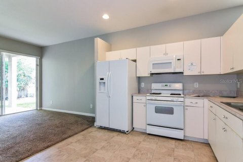 House in Lutz, Florida 4 bedrooms, 156.63 sq.m. № 2216330 - photo 7