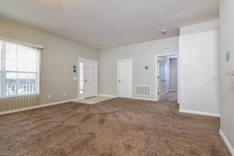 House in Lutz, Florida 4 bedrooms, 156.63 sq.m. № 2216330 - photo 3