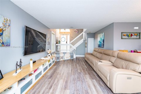 Casa en venta en Coral Springs, Florida, 3 dormitorios, 161.46 m2 № 1870016 - foto 7