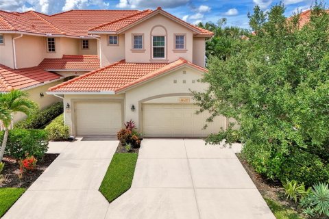 Condo in Port Charlotte, Florida, 2 bedrooms  № 1855496 - photo 1