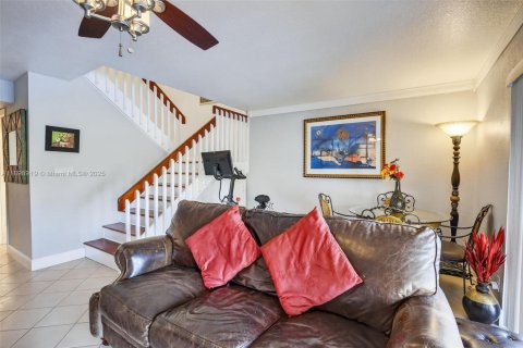 Townhouse in Plantation, Florida 3 bedrooms, 133.59 sq.m. № 1951247 - photo 15