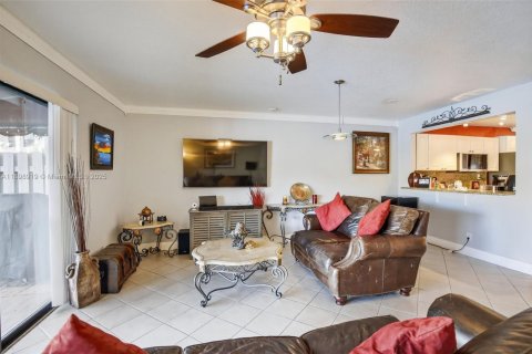 Townhouse in Plantation, Florida 3 bedrooms, 133.59 sq.m. № 1951247 - photo 17