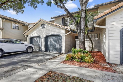 Townhouse in Plantation, Florida 3 bedrooms, 133.59 sq.m. № 1951247 - photo 2