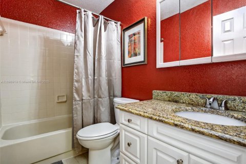 Townhouse in Plantation, Florida 3 bedrooms, 133.59 sq.m. № 1951247 - photo 25